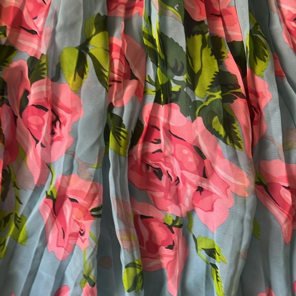 VINTAGE BETSEY JOHNSON CABBAGE ROSES MINI PLEATED MINI SKIRT 0 2 4 XS S 26” - Picture 2 of 4